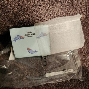 Coach Dolphin Snap wallet